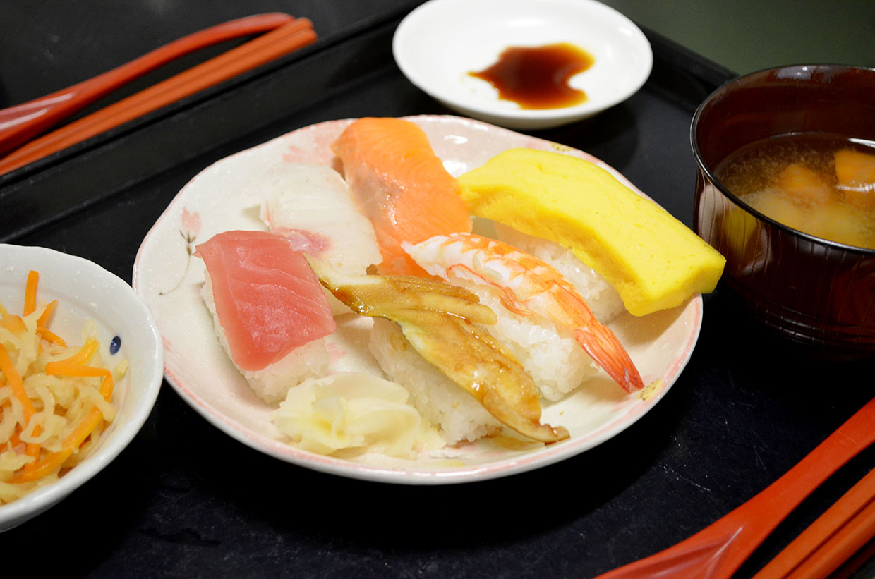 新鮮なネタと酢飯のシャリがたまらない『新鮮握り寿司』