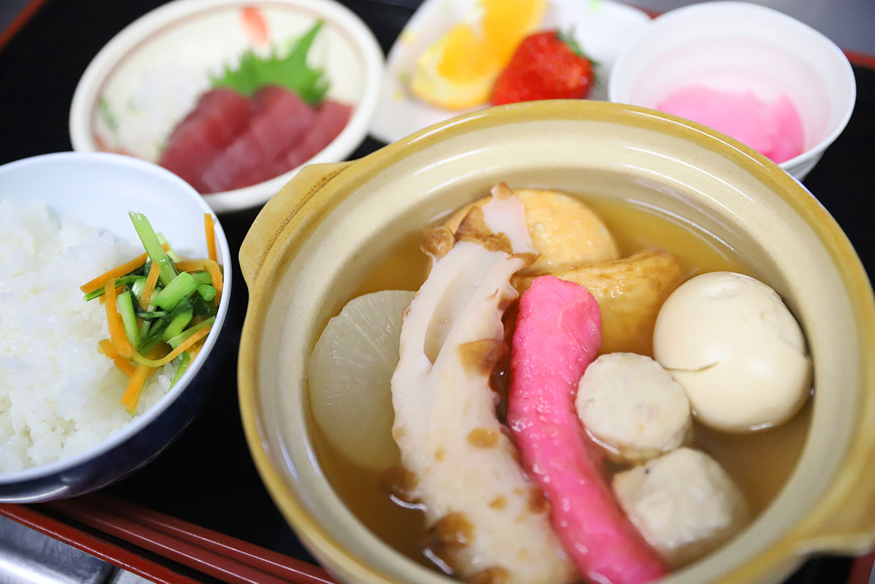 寒い季節のご馳走♪『おでん定食』