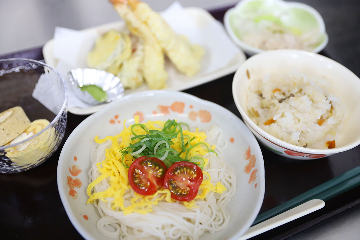 過ごしにくい季節でも美味しいお食事を!!『そうめん&天ぷら&混ぜご飯』